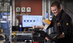 Engineer-at-work-at-IMI-Hydronic-Engineering